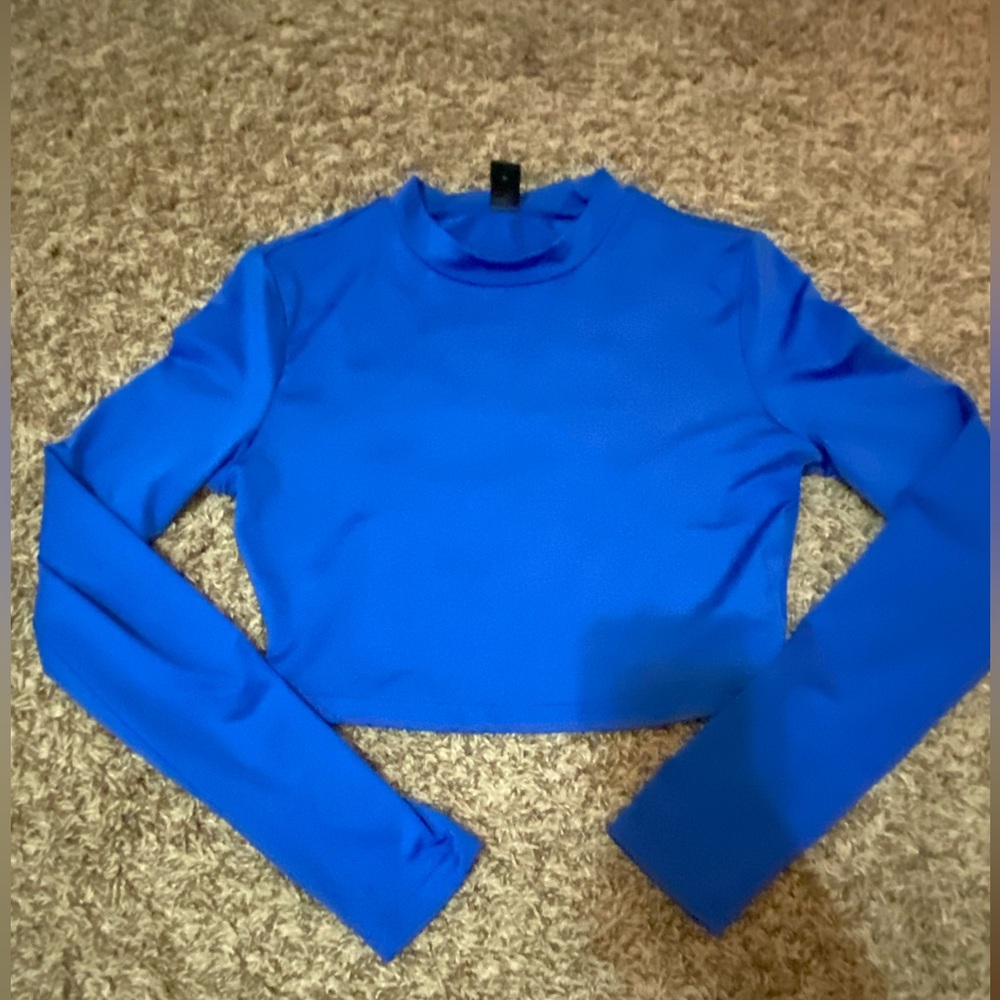 3 pack with 2 long sleeves crop top and tank top crop top